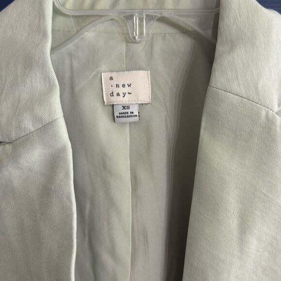 a new day Sage Green 2 Button Blazer Size XS - Picture 3 of 6